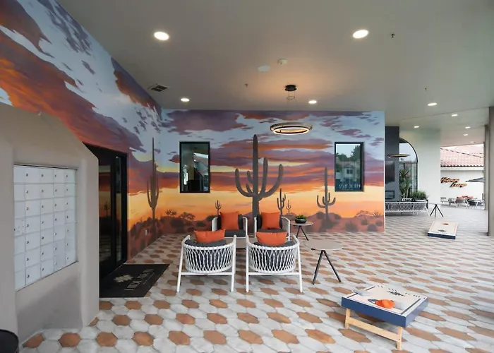 Apartment Luxe Golf Pickleball Pool Hot Tub King Bed Parking