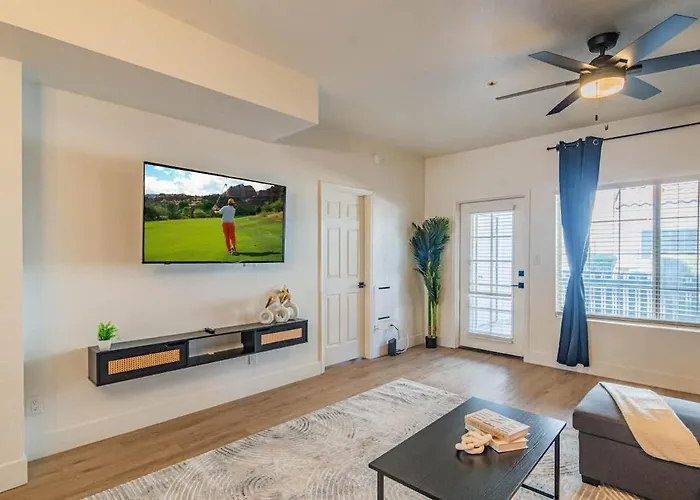 Luxe Golf Pickleball Pool Hot Tub King Bed Parking * Scottsdale